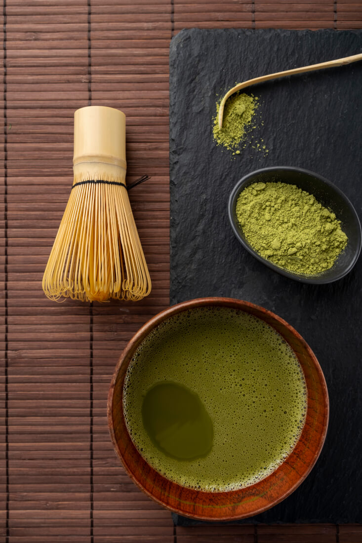 vista-superior-de-matcha-verde-y-naturaleza-muerta (1)